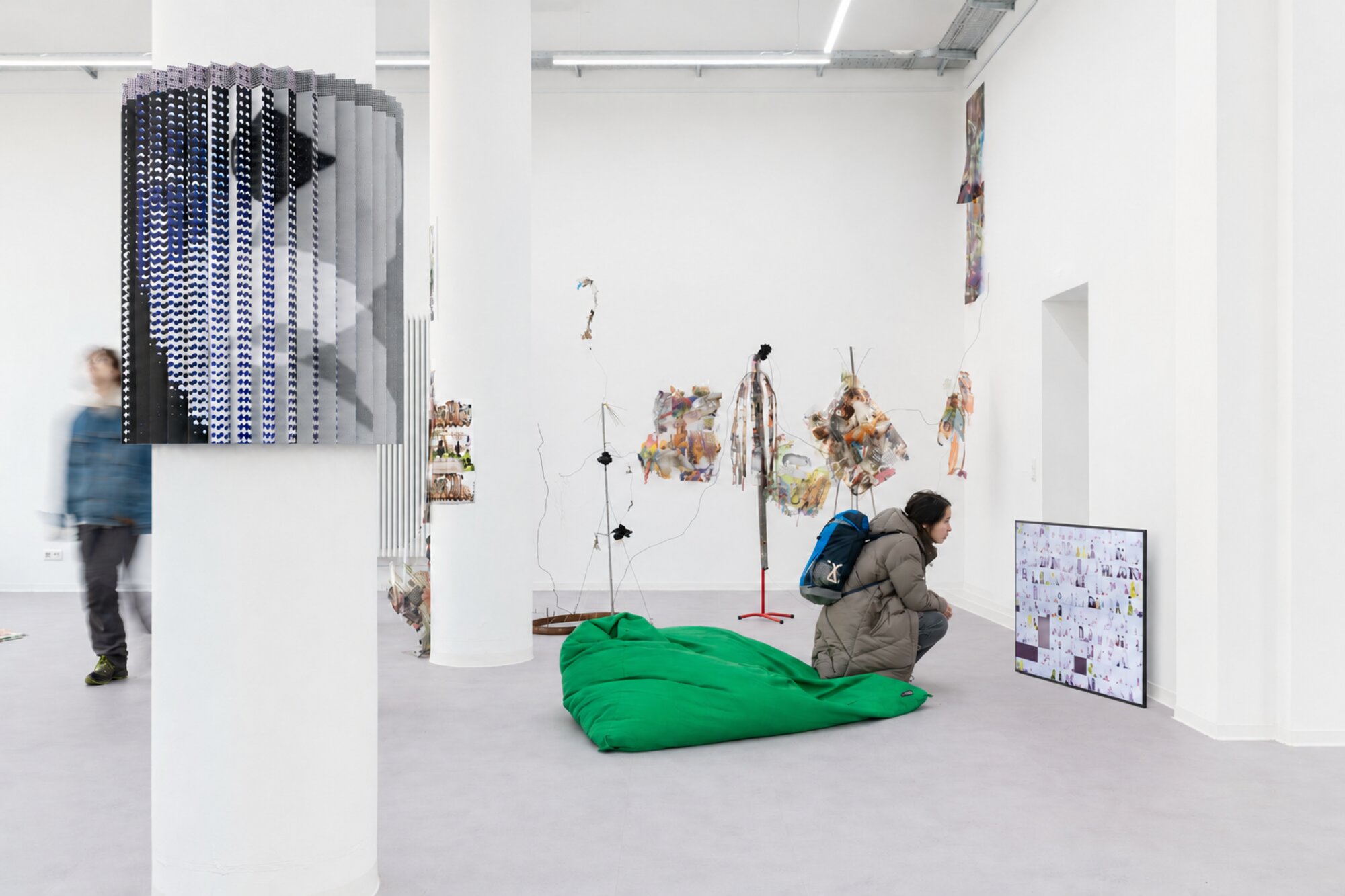 100 FOTOBÄNDE installation view